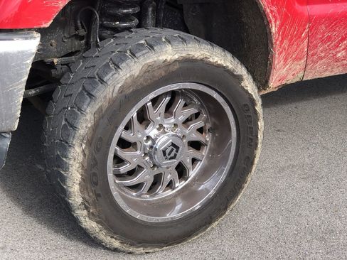 Used 2014 Ford F350 Lariat w/ Chrome Package image 2