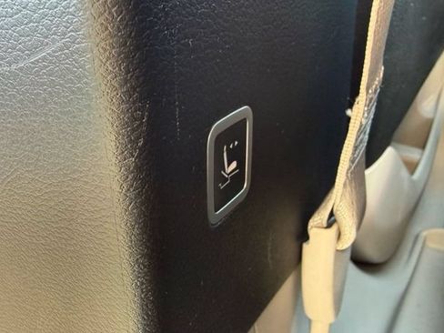 Used 2022 Chrysler Pacifica Touring-L w/ Uconnect Theater Family Group FWD image 50