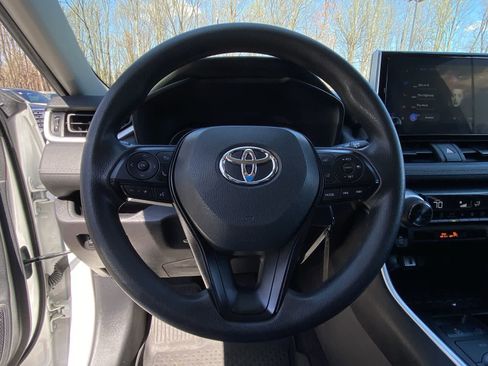 Used 2025 Toyota RAV4 LE image 30
