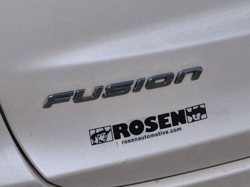 Used 2020 Ford Fusion SE FWD image 10