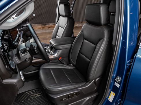 Used 2024 GMC Sierra 1500 SLT w/ SLT Premium Plus Package image 29