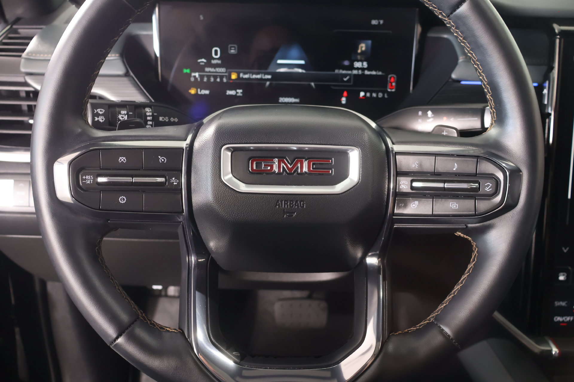 Used 2024 GMC Acadia AT4 w/ Luxury Package AWD/4WD image 3
