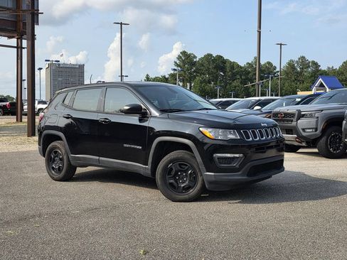 Used 2018 Jeep Compass Sport w/ Tech Group AWD/4WD image 2