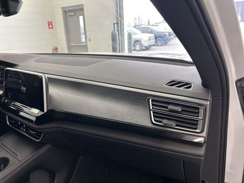 New 2026 Volkswagen Atlas Cross Sport SE AWD/4WD image 30