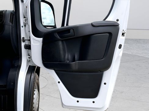 Used 2025 RAM ProMaster 2500 w/ Convenience Group FWD image 22