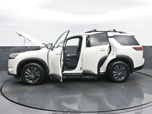 Used 2023 Nissan Pathfinder SV image 55