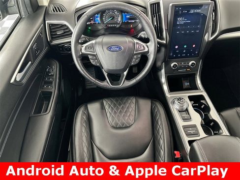 Used 2024 Ford Edge Titanium image 2
