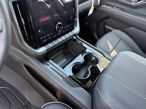 New 2026 GMC Yukon XL Elevation w/ Elevation Premium Package image 17