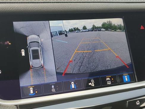 Certified 2024 Cadillac XT5 Sportv w/ Technology Package AWD/4WD image 16