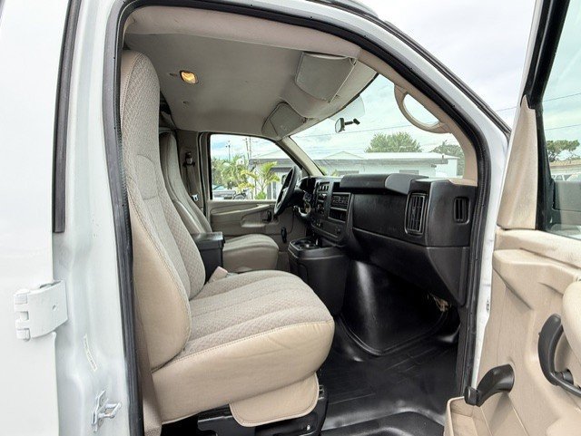 Used 2011 Chevrolet Express 2500 RWD image 19