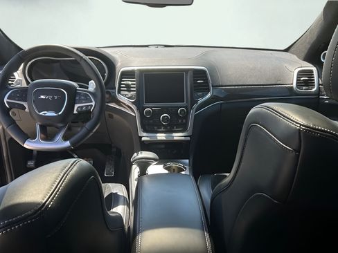 Used 2015 Jeep Grand Cherokee SRT w/ Luxury Group II AWD/4WD image 9