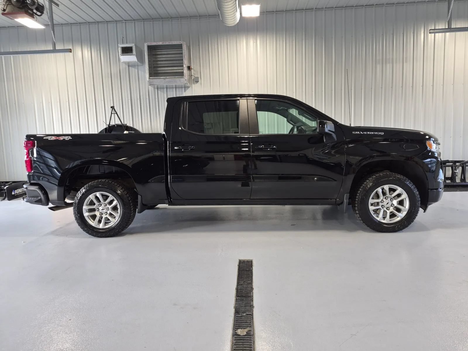 Used 2026 Chevrolet Silverado 1500 RST AWD/4WD image 2