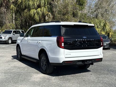 Used 2025 Ford Expedition Active image 11
