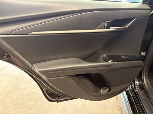 Used 2025 Toyota Camry SE FWD image 9