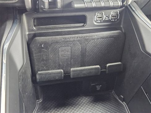 Used 2024 RAM 1500 Laramie image 36