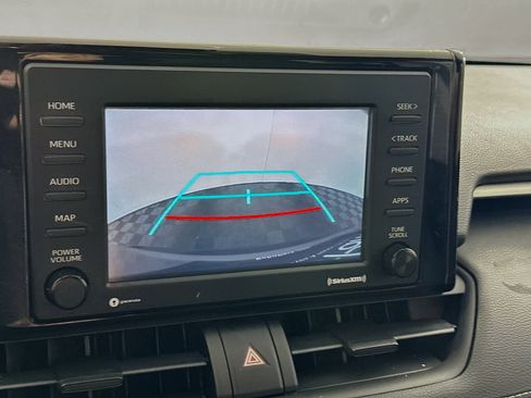 Used 2021 Toyota RAV4 XLE image 22