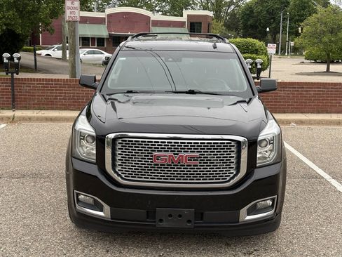 Used 2015 GMC Yukon XL Denali w/ Touring Package AWD/4WD image 8