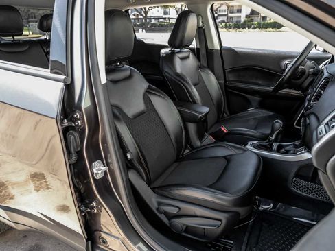 Used 2018 Jeep Compass Latitude w/ Cold Weather Group image 31