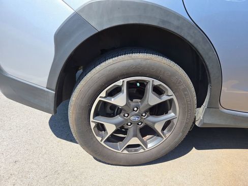 Used 2019 Subaru Crosstrek 2.0i w/ Eyesight System AWD/4WD image 3