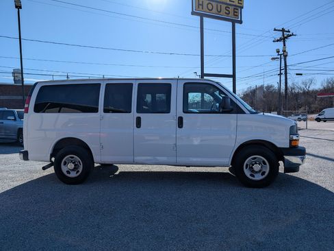 Used 2017 Chevrolet Express 2500 LT w/ LT Preferred Equipment Group image 6