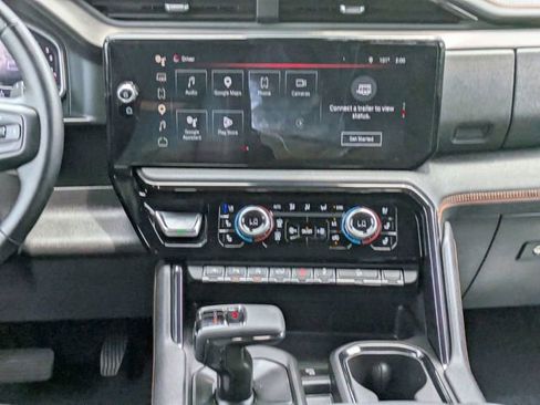 Used 2024 GMC Sierra 1500 AT4 w/ AT4 Premium Package AWD/4WD image 18