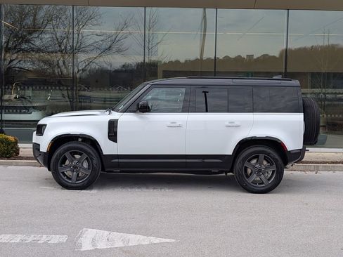 New 2026 Land Rover Defender 110 X-Dynamic SE AWD/4WD image 3