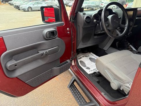 Used 2009 Jeep Wrangler Rubicon w/ Dual Top Group AWD/4WD image 9