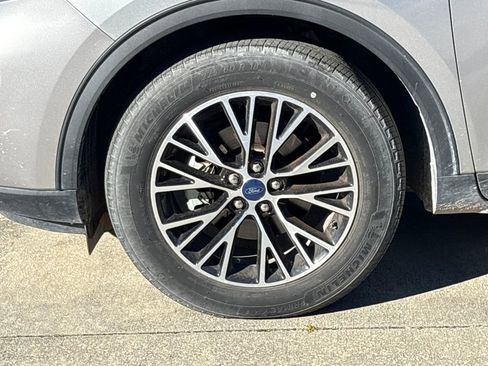 Used 2022 Ford Escape Titanium image 11