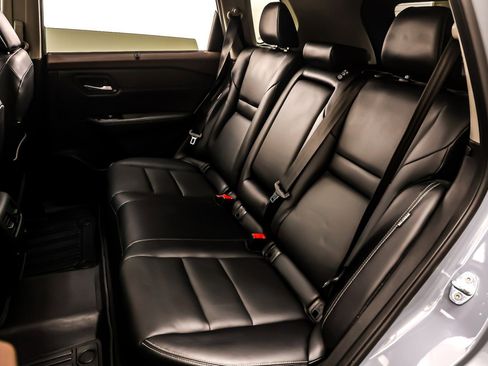 Used 2022 Nissan Rogue SL w/ SL Premium Package image 9