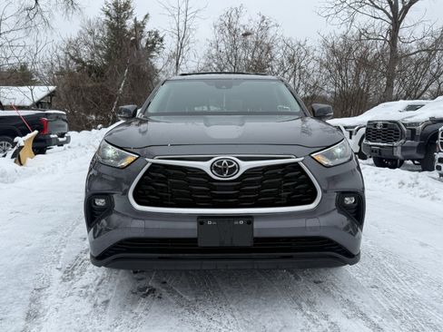 Used 2023 Toyota Highlander LE image 9