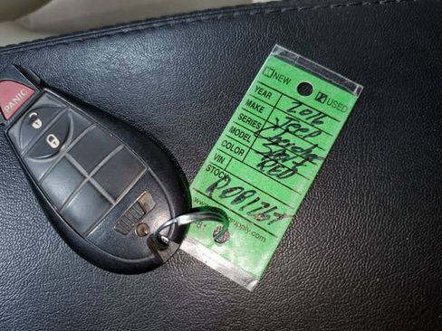 Used 2016 Jeep Cherokee Sport image 30