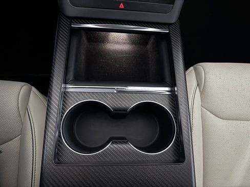 Used 2021 Tesla Model S Plaid image 34