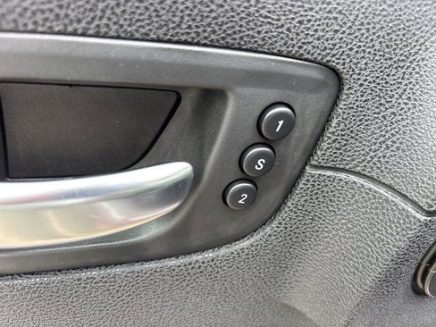 Used 2019 Chrysler 300 Limited image 20