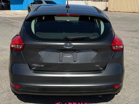 Used 2018 Ford Focus SE FWD image 5