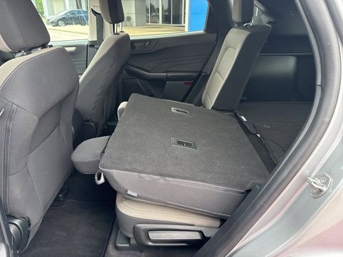 Used 2022 Ford Escape SE image 16