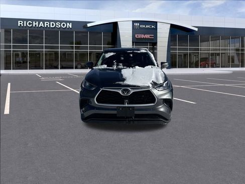 Used 2022 Toyota Highlander L image 8