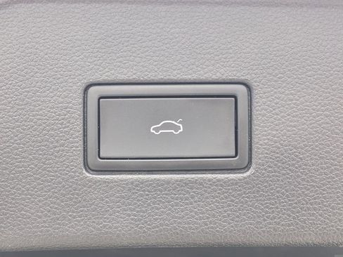 Used 2022 Volkswagen Atlas SE image 12