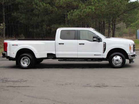 Used 2023 Ford F350 XL image 4