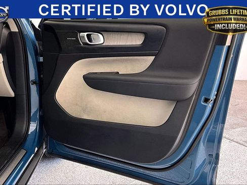 Certified 2023 Volvo XC40 B5 Ultimate w/ Protection Package Premier AWD/4WD image 25