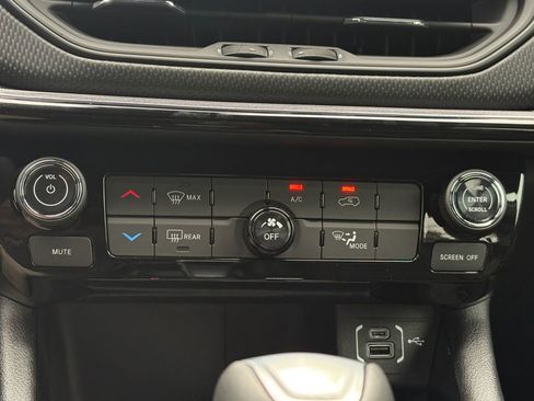 New 2026 Jeep Compass Latitude image 25