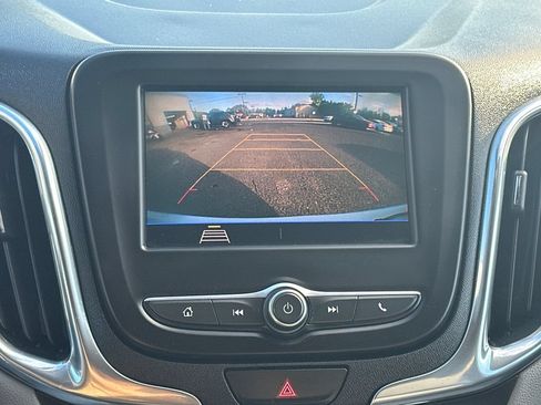 Used 2020 Chevrolet Equinox LS w/ LS Convenience Package FWD image 32