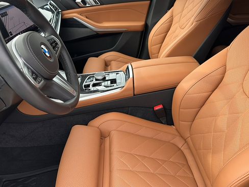 Certified 2025 BMW X5 xDrive40i w/ M Sport Package image 13