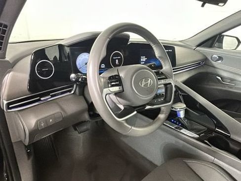 Used 2024 Hyundai Elantra SEL w/ Convenience Package FWD image 13