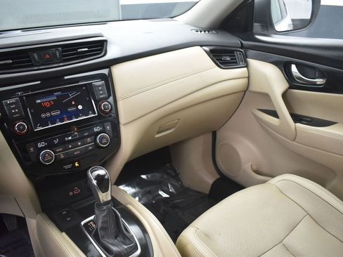 Used 2020 Nissan Rogue SL w/ Premium Package image 31