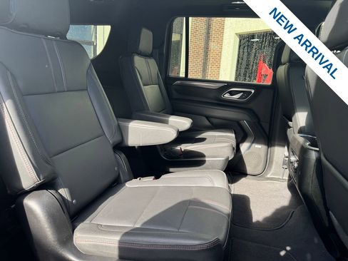 Used 2024 Chevrolet Suburban RST w/ Luxury Package image 11