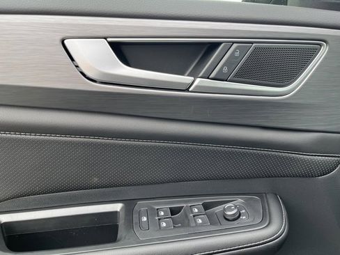 New 2026 Volkswagen Atlas Cross Sport SE image 17