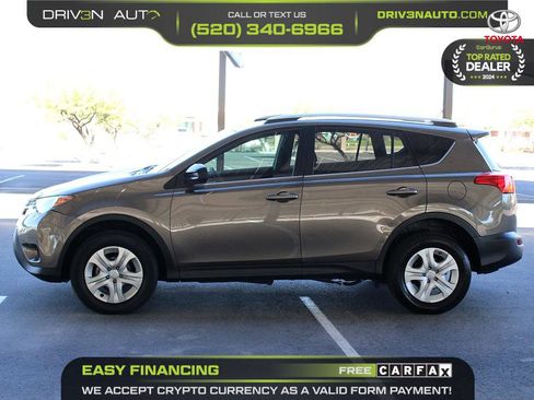 Used 2015 Toyota RAV4 LE w/ Preferred Accessory Package FWD image 4