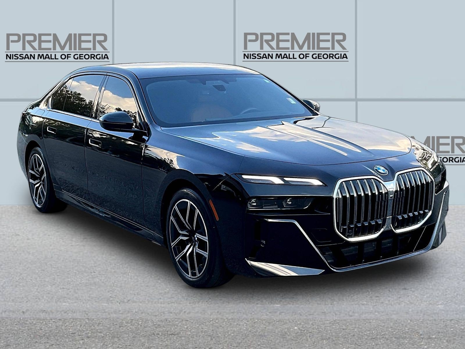 Used 2024 BMW 740i RWD image 3