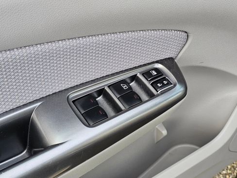 Used 2011 Subaru Forester 2.5X w/ Alloy Wheel Value Pkg image 21