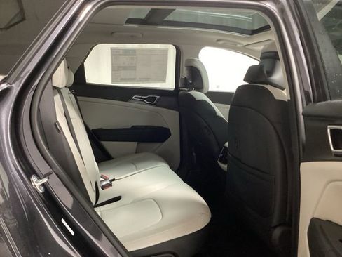 New 2026 Kia Sportage EX image 11